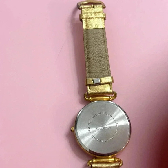Vintage Gloria Vanderbilt Gold Leather Watch - Picture 12 of 13
